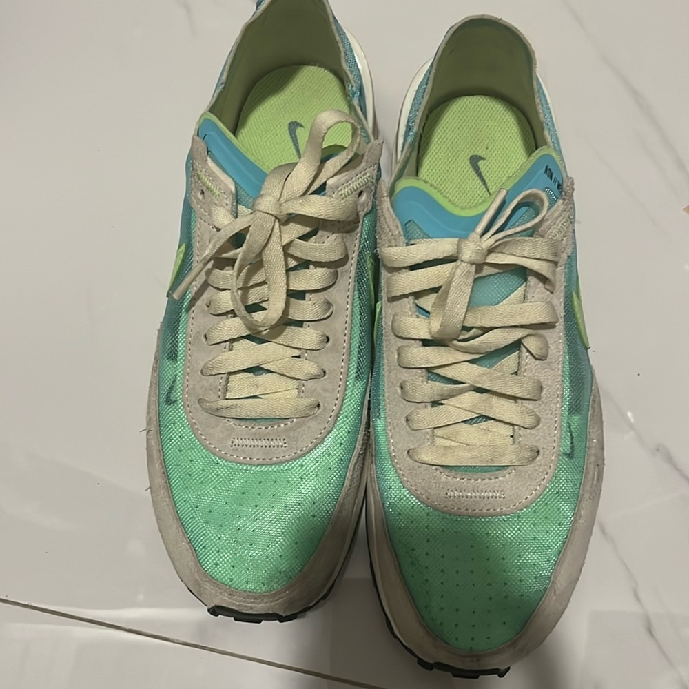 Nike mesh trainers size 8.5 women’s worn only a few times